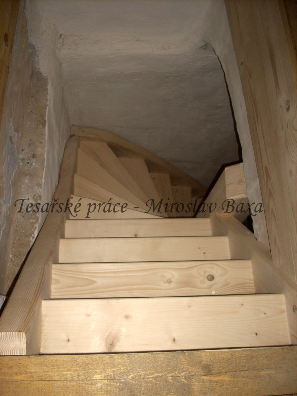 Stojslavice - schody na půdu  (5)